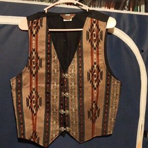 Ladies Western "cowgirl" ROPER brand Vest.